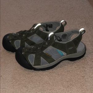 Men’s Keen Sandal Size 9